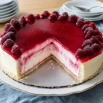 Himbeertorte mit Frischkäsecreme und Himbeerspiegel - Ein fruchtiger Genuss für jeden Anlass